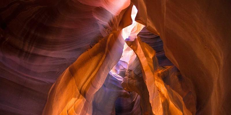 微服务架构在上海金融科技公司的落地实践与挑战：ST上海的技术洞察